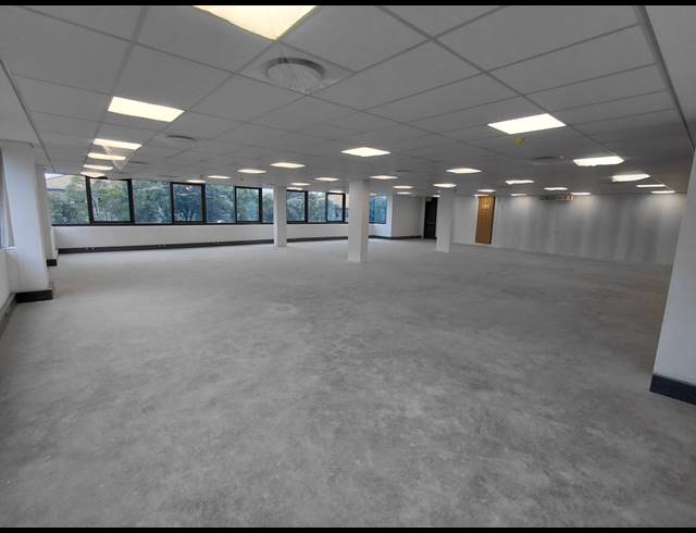 347M² OFFICE TO LET IN VORNA VALLEY
